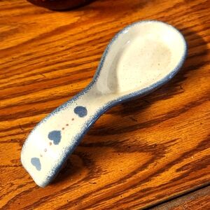 Vintage Cottagecore Handpainted Ceramic‎ Spoon Rest Blue Hearts Beige Coquette